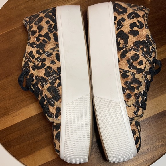 Steve Madden Emmi Sneaker - Picture 10 of 12